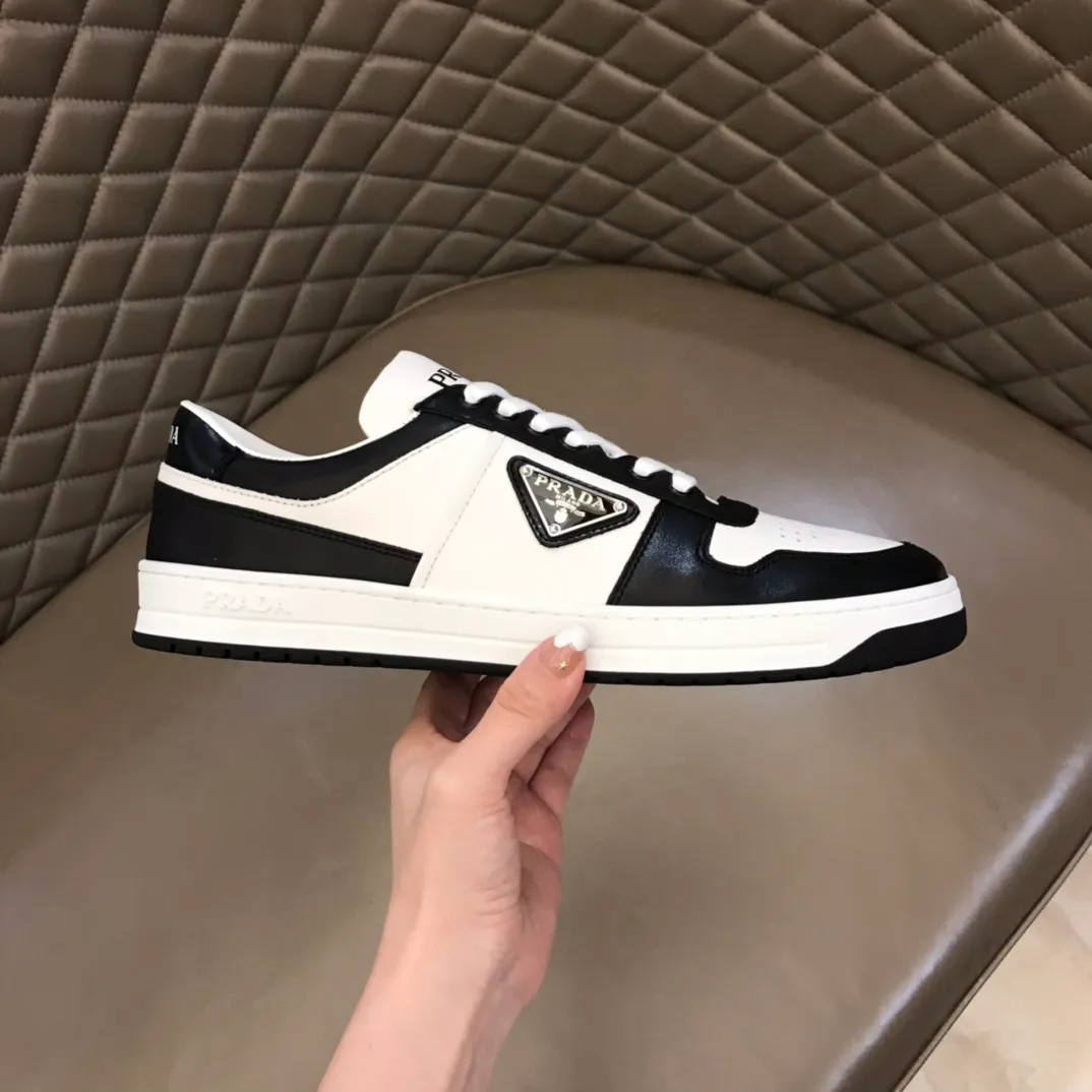 P380 Yuan 38-45 Prada Prada’s new men’s leather sports shoes, the highest version on the market, any comparison is welcome🆚! The original leather has excellent texture and is super high-end! Fetal sheep net lining imported from Italy, removable pad! Luxurious materials and fine workmanship, highly recommended!